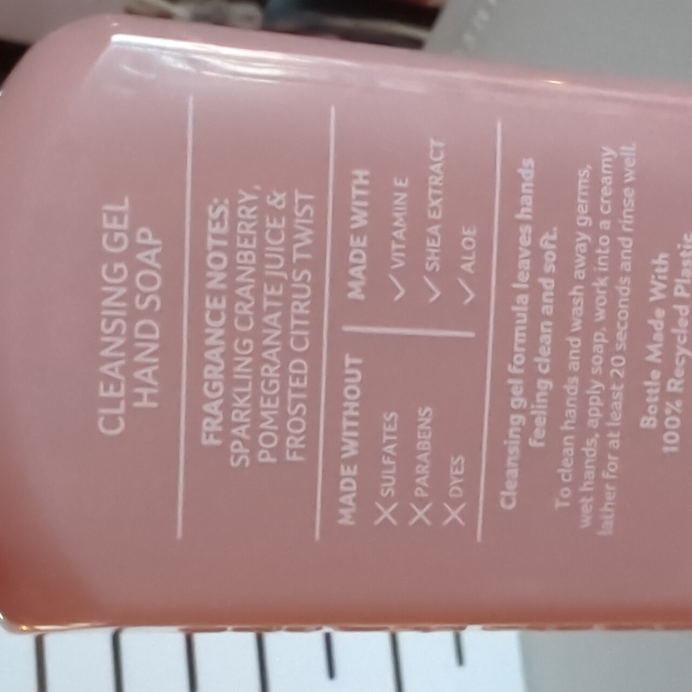 Bath & Body Works Mrs. Claus' Cocktail Hand Soap - Picture 3 of 3